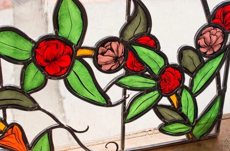 Motif floral en vitrail