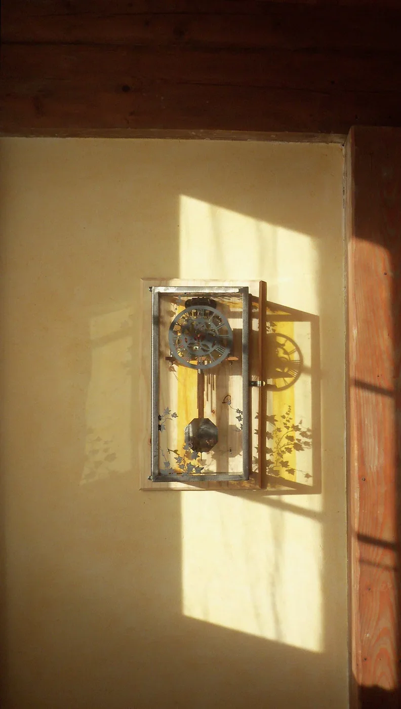 Horloge en verre — collage ou vue du travail